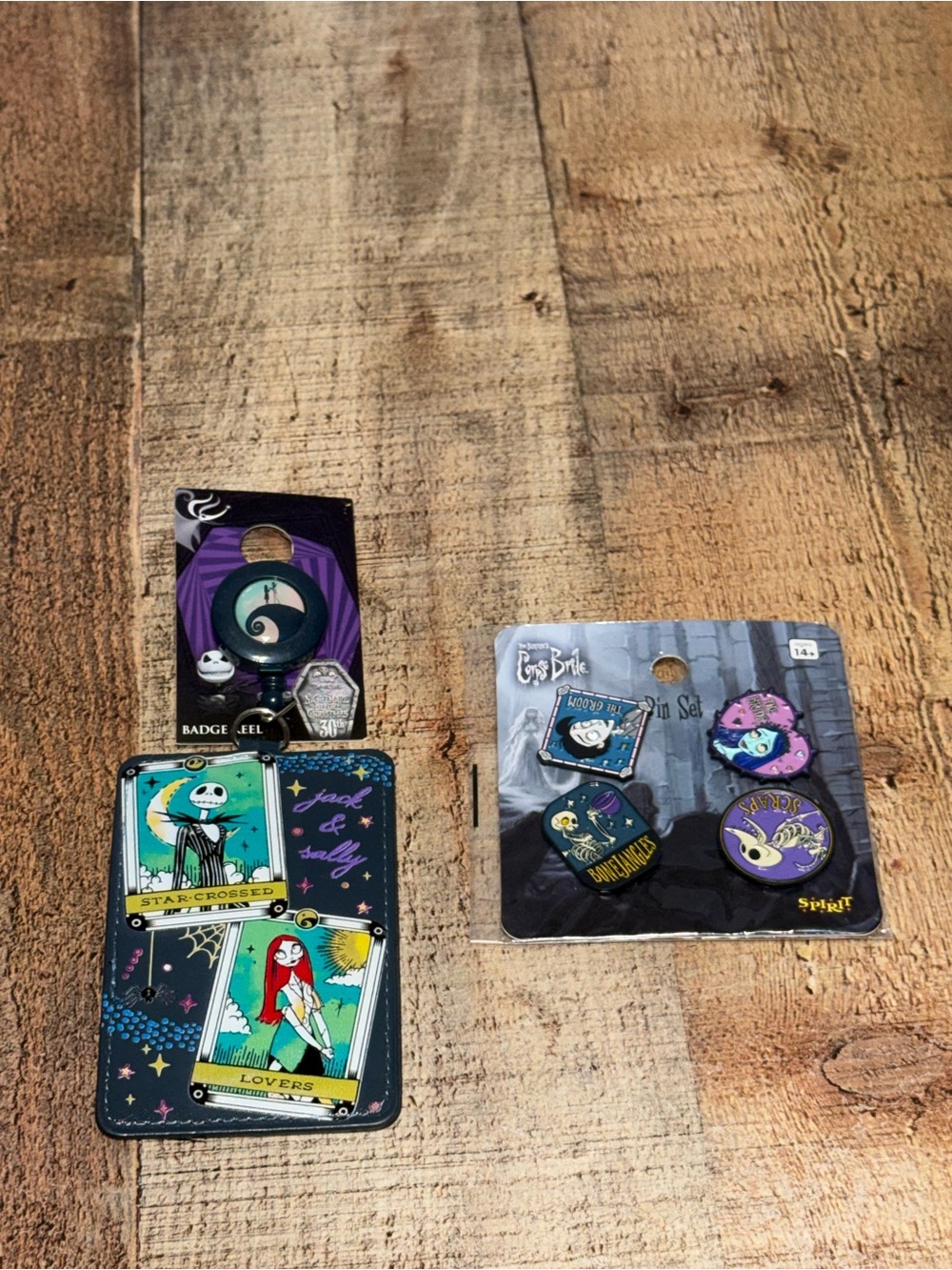 Disney Nightmare Before Christmas Lanyard & Set 4 Pins Bundle 
Both items new un